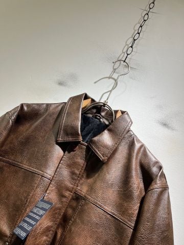 ÁO KHOÁC DA NAM DR DÁNG CỔ BẺ – PHOM ÔM GỌN, DA MỊN MƯỢT, HOÀN THIỆN TINH XẢO