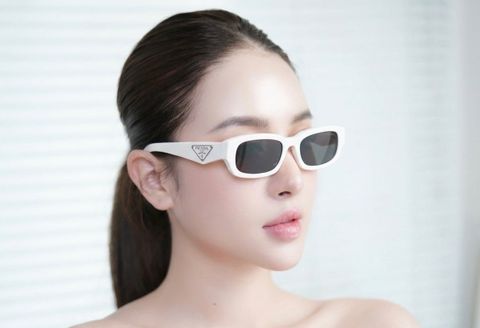KÍNH MẮT NỮ PRD DÁNG CHỮ NHẬT HẸP GỌNG BẢN DÀY LOGO TAM GIÁC SIÊU SANG