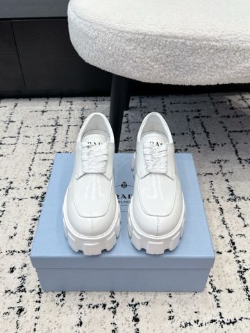 GIÀY LOAFER NỮ P R D MONOLITH DA BÓNG ĐẾ DÀY CÁ TÍNH
