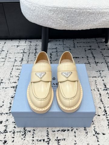 GIÀY LOAFER NỮ PRD MONOLITH TRIANGLE CLASSIC ĐẾ DÀY – DA BÓNG/DA LỲ