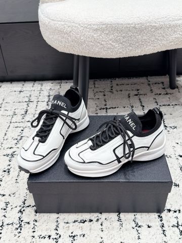 GIÀY SNEAKER NỮ PHOM RUNNER PHỐI MẢNG TƯƠNG PHẢN – DA CỪU, LÓT MESH, ĐẾ TPU
