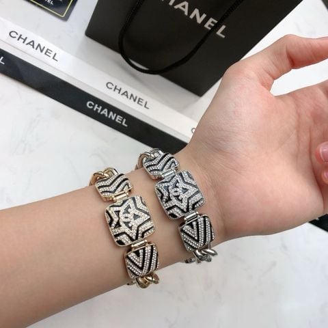 VÒNG TAY NỮ CN ĐÍNH ĐÁ HỌA TIẾT CHARM BẢN LỚN
