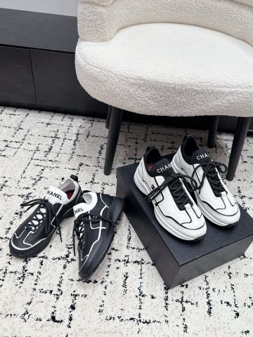 GIÀY SNEAKER NỮ PHOM RUNNER PHỐI MẢNG TƯƠNG PHẢN – DA CỪU, LÓT MESH, ĐẾ TPU