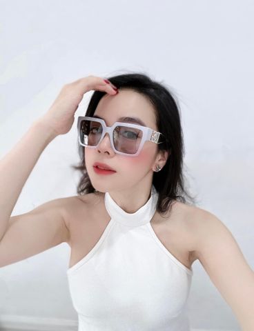 KÍNH MẮT NỮ DG* FORM VUÔNG BẢN LỚN CHI TIẾT KIM LOẠI SANG TRỌNG