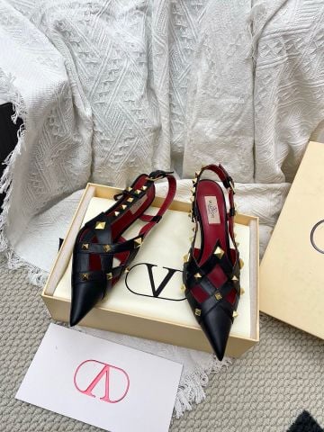 GIÀY SLINGBACK NỮ VLTN ROMAN STUD ĐINH TÁN VÀNG – PHOM MŨI NHỌN SẮC NÉT, GÓT 6CM TÔN DÁNG