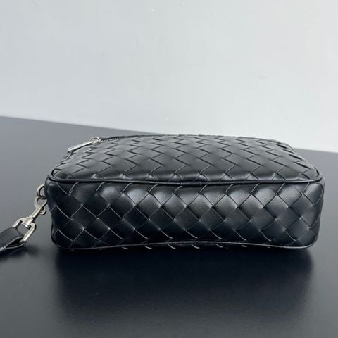 CLUTCH ĐEO TAY UNISEX BV DỆT INTRECCIATO PHIÊN BẢN “PHÁO HOA