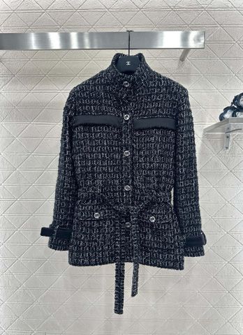 ÁO KHOÁC NỮ CN DÁNG CỔ ĐỨNG TWEED DỆT NỔI KÈM ĐAI EO TÔN DÁNG