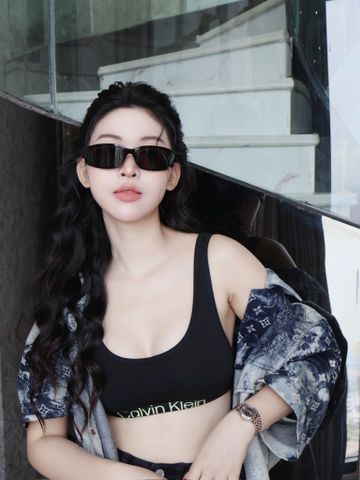 Kính nữ PRAD*  dáng thể thao phá cách