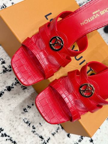 SANDAL CAO GÓT NỮ QUAI CUT-OUT KHÓA TRÒN KIM LOẠI – VÂN CÁ SẤU & DA LỲ