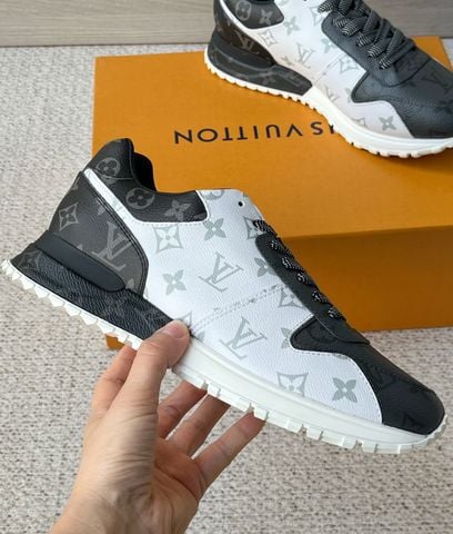 GIÀY NAM SNEAKER L V RUN AWAY PHỐI MONOGRAM 2 PHIÊN BẢN MÀU SANG ĐẬM CHẤT