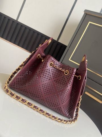 TÚI HOBO NỮ C C 25 MINI DA BÊ ĐỤC LỖ PHOM MỀM