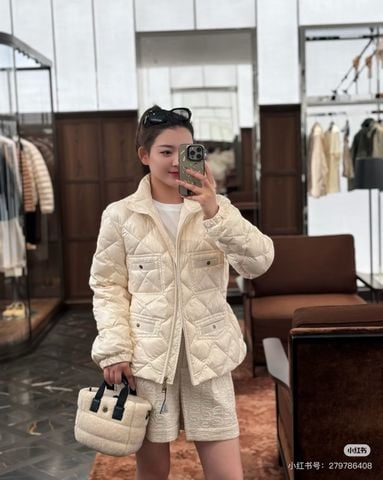 ÁO KHOÁC PHAO LÔNG VŨ NỮ M C TRẦN Ô TRÁM ĐA TÚI, PHOM CHIẾT EO