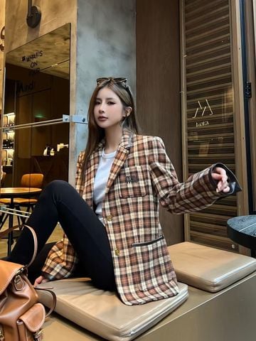 ÁO BLAZER NỮ MIU* KẺ CARO CỔ VE LẬT PHỐI VIỀN DA, PHOM ĐỨNG TÔN DÁNG