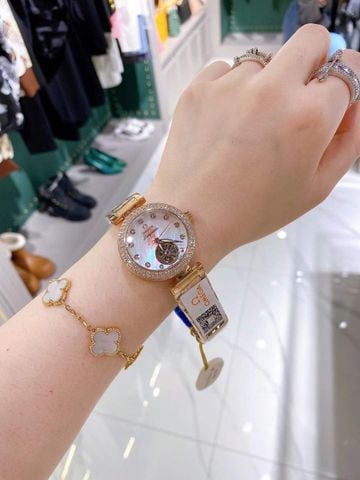 ĐỒNG HỒ NỮ OMG LADYMATIC TOURBILLON – MẶT XÀ CỪ LUNG LINH, NIỀNG ĐÁ TỎA SÁNG, TÔN CỔ TAY SANG CHẢNH
