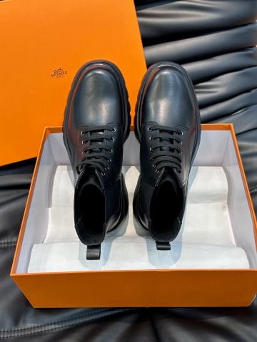 BOOT NAM H M DÁNG CHELSEA CỔ CAO TỐI GIẢN – DA NUBUCK MỀM MỊN, ĐẾ RĂNG CƯA CHẮC CHẮN