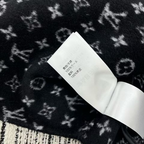 ÁO GILE NỮ L V DẠ LEN HAI MẶT KÈM KHĂN JACQUARD THÁO RỜI