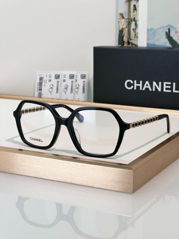 KÍNH MẮT NỮ CN FORM VUÔNG BO GỌNG DÀY CHI TIẾT MẮT XÍCH KIM LOẠI