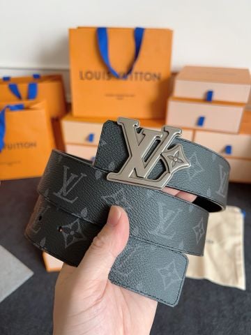 Chiếc thắt lưng L*V  4.0 cm