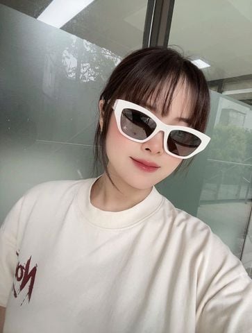 KÍNH MẮT NAM NỮ DR PHOM GÓC CÁ TÍNH CÀNG CẮT RỖNG TẠO ĐIỂM NHẤN