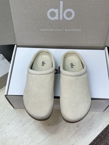 GIÀY SỤC NỮ A L O RECOVERY SLIPPER PHOM TRÒN LOW-PROFILE, DA LỘN CỪU