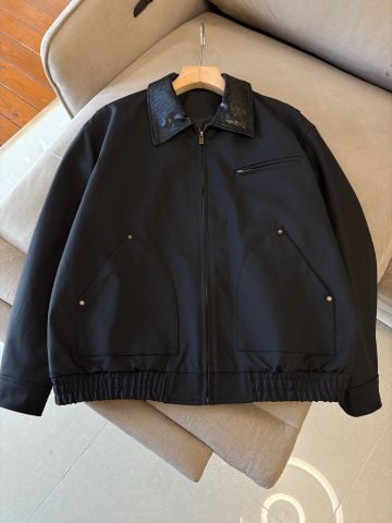 ÁO KHOÁC NAM B V DÁNG CỔ BẺ PHỐI DA ĐAN ĐỘC ĐÁO