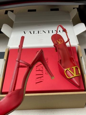 GIÀY SLINGBACK NỮ VLTN V-LOGO SIGNATURE – MŨI NHỌN SANG SẮC, TÔN DÁNG CHÂN, 3 TÙY CHỌN GÓT