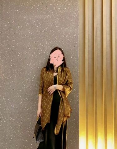 KHĂN CHOÀNG UNISEX L*V  MONOGRAM LỤA LEN ĐỔI MÀU 70×200