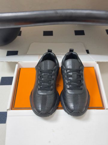 GIÀY SNEAKER NỮ H M NEON DA BÊ ĐỤC LỖ – ĐẾ CHAÎNE D’ANCRE