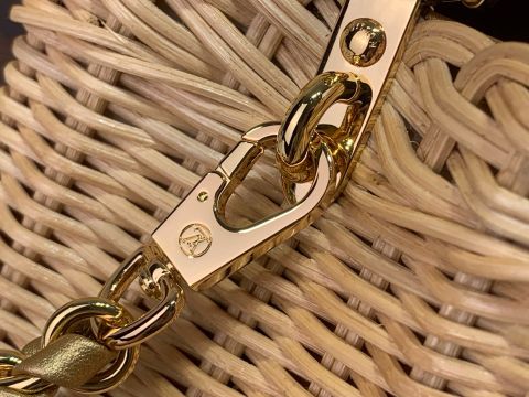 TÚI XÁCH NỮ L V CAPUCINES MINI PHIÊN BẢN RATTAN ĐAN THỦ CÔNG, TAY CẦM KIM LOẠI DÁNG CONG SANG TRỌNG