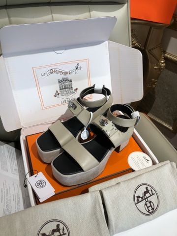 SANDAL CAO GÓT NỮ H M HILDA 80 DA BÊ PHỐI SUEDE – ĐẾ PLATFORM KIẾN TRÚC, KHÓA XOAY BẢN LỚN