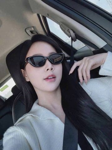 KÍNH MẮT NỮ GM DÁNG MẮT MÈO SẮC NÉT – CHI TIẾT KIM LOẠI SIGNATURE, FORM ÔM GỌN