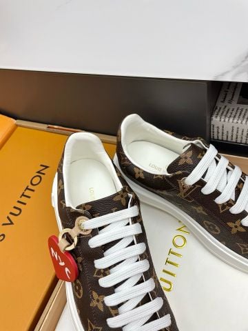 GIÀY NỮ L*V STADIUM – MONOGRAM ĐỘC ĐÁO