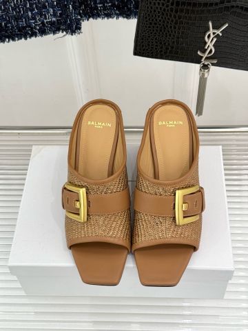DÉP NỮ B M ANTHEM NO WEDGE RAFFIA – KHÓA KIM LOẠI VÀNG, MŨI VUÔNG, GÓT XUỒNG 7,5CM