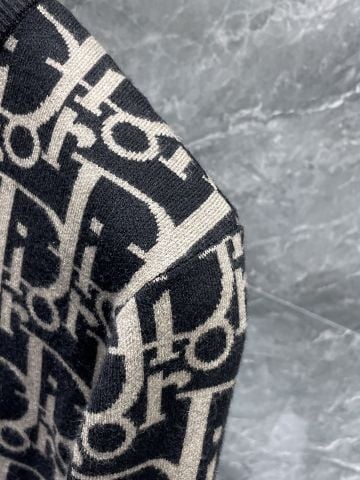 ÁO LEN NAM NỮ DR JACQUARD MONOGRAM DÀY DẶN – DÁNG PHOM GỌN SANG