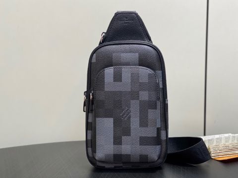 Túi đeo chéo nam L*V – Pixel Damoflage