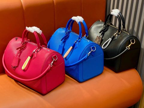 TÚI NỮ L V SPEEDY SOFT 30 EPI RAINBOW – DA EPI VÂN SÓNG, CHARM DÂY THỪNG, FORM PILLOW BOSTON