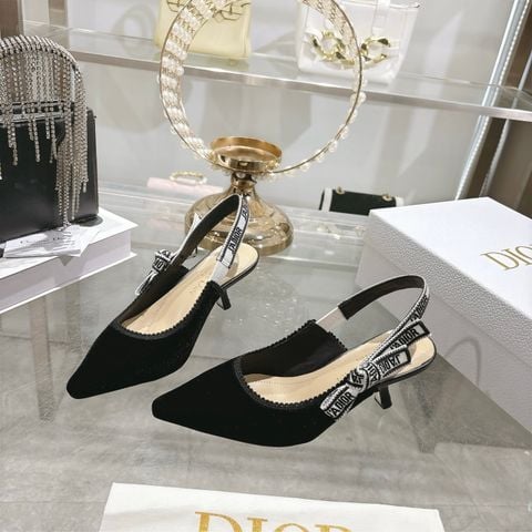 GIÀY CAO GÓT NỮ DR MŨI NHỌN SLINGBACK RUY BĂNG SIGNATURE – NHUNG MỊN SANG