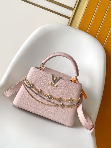 TÚI XÁCH NỮ L V CAPUCINES MINI ĐÍNH XÍCH TRANG SỨC NỔI BẬT