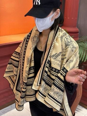 KHĂN CHOÀNG UNISEX HERM* LEN TƠ HỌA TIẾT NGỰA CAO CẤP 140x140