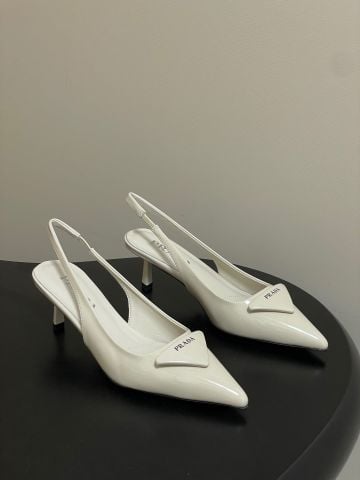 GIÀY SLINGBACK NỮ PRD DÁNG MŨI NHỌN THANH MẢNH – LOGO TAM GIÁC BIỂU TƯỢNG