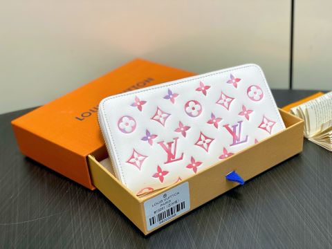 VÍ DÀI NỮ L*V  MONOGRAM HỒNG – PHIÊN BẢN SKI