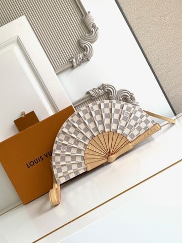TÚI XÁCH NỮ LV* FAN – XUÂN HÈ 2025, DÁNG QUẠT GẤP ẤN TƯỢNG