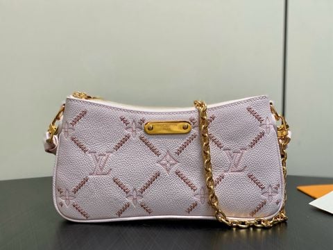 TÚI NỮ L V POCHETTE LIV MONOGRAM EMPREINTE COUTURE HỒNG PHẤN – DA VÂN HẠT, THÊU NỔI, DÂY XÍCH GOLD-TONE