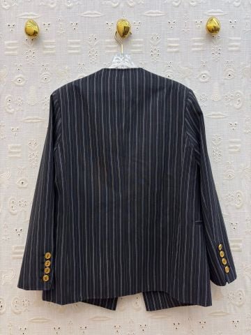 ÁO BLAZER NỮ SCHI* KẺ SỌC DÁNG SUÔNG NÚT LỆCH