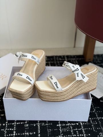 DÉP XUỒNG NỮ D R  WEDGE SLIDE DÂY RIBBON THÊU NƠ PHẲNG, ĐẾ CÓI CAO 8CM