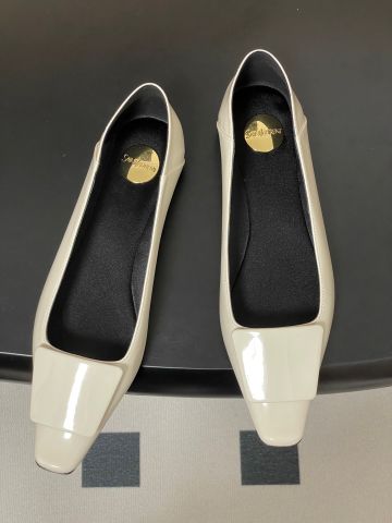 GIÀY BỆT NỮ YSL MŨI VUÔNG CASSANDRE – DA BÓNG SANG NÉT, FORM ÔM CHÂN DỄ ĐI