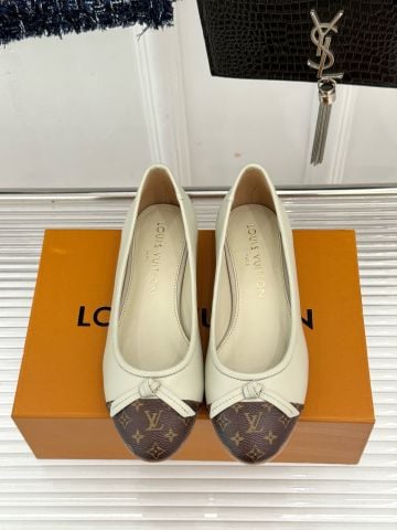 GIÀY BỆT NỮ L V DARLING BALLERINA – LAMBSKIN PHỐI MONOGRAM CANVAS CAP-TOE