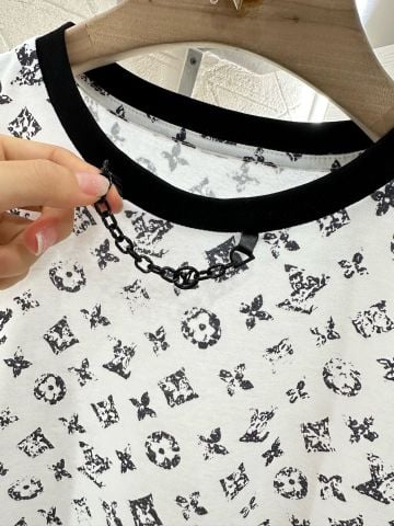 Áo phông nữ L*V  Monogram Chain Tee