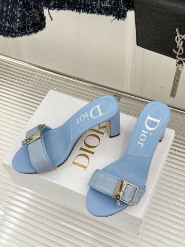 GIÀY SANDAL CAO GÓT NỮ D R DWAY – OBLIQUE JACQUARD, METAL BUCKLE & BLOCK HEEL 8,5CM