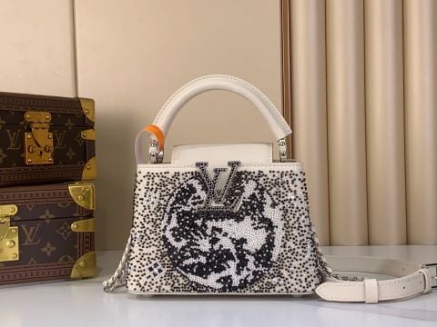 TÚI NỮ L V CAPUCINES MINI BLACK PEARL EMBROIDERY – HỌA TIẾT TRĂNG SAO ĐÍNH HẠT